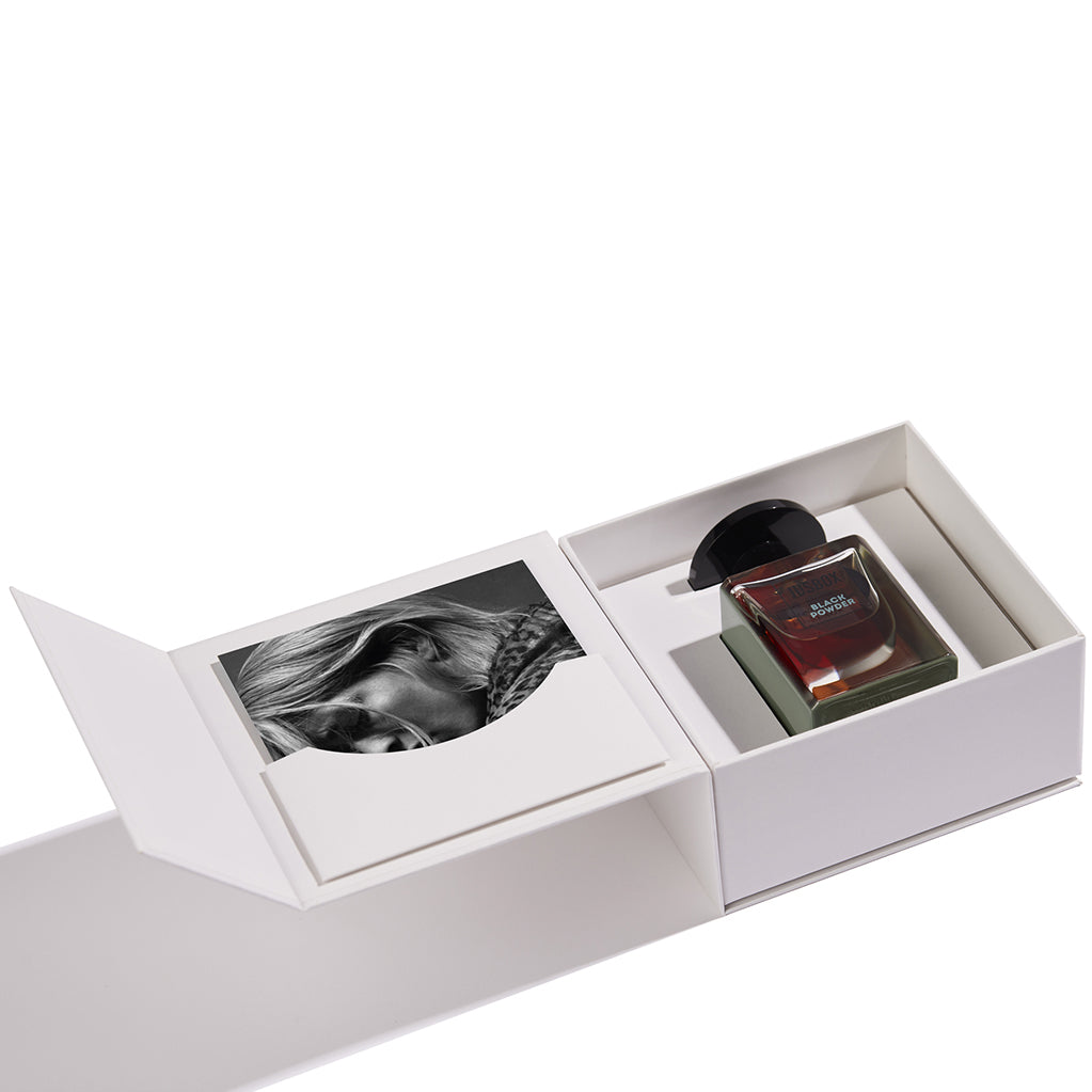 Black Powder fragranza cuoiata creata da Julien Rasquinet ispirata ai Nirvana e agli MTV Music Awards del 1992 made in Italy – Jusbox